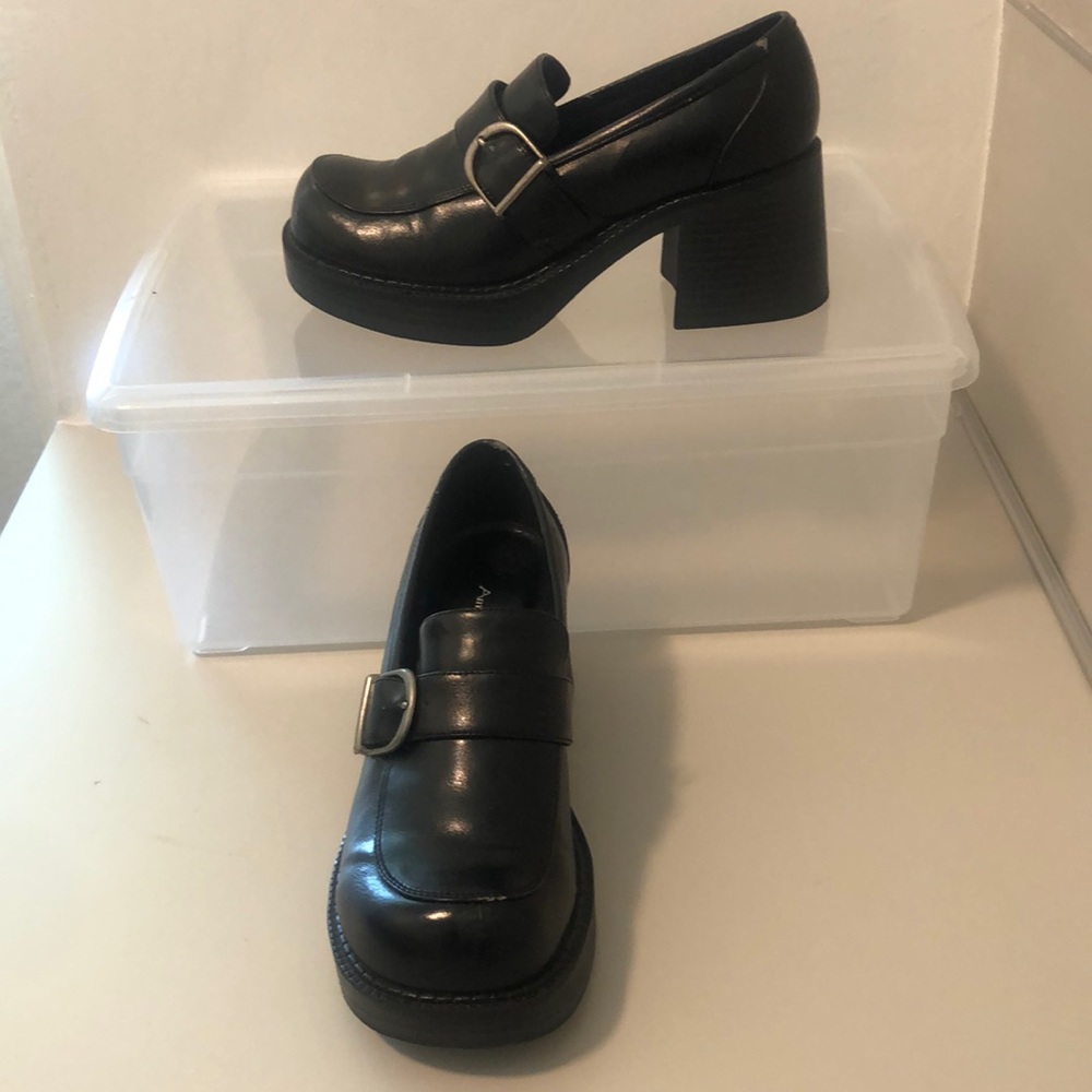 Vintage ‘90s Chunky Black Leather Platform Loafers